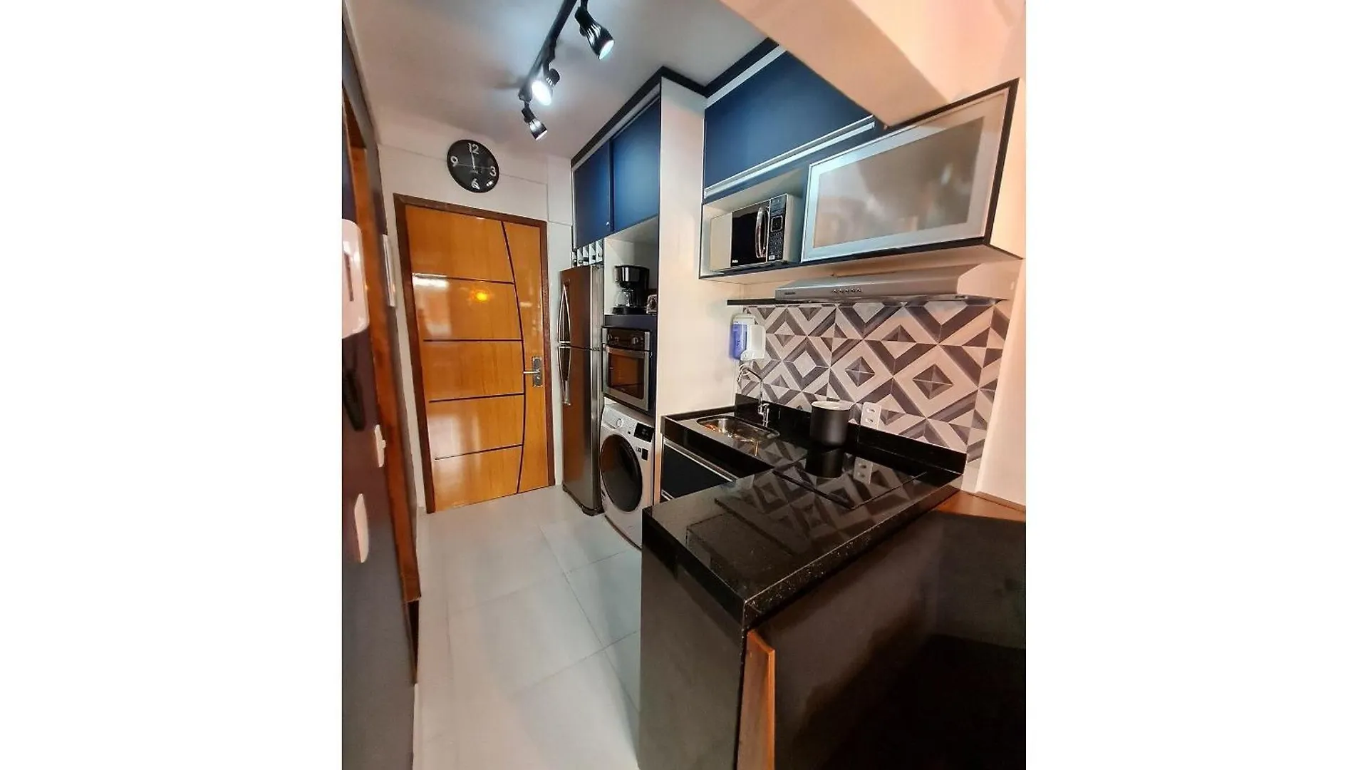 Paraíso em Cabo Frio - Duplex Beira Mar com Piscina, Em frente a Praia do Peró - Cabo Frio, com AR, SmartTv, Wi-fi, Roupa de Cama e banho, Portaria 24 horas, Estacionamento, Completo 0*,  Brasil