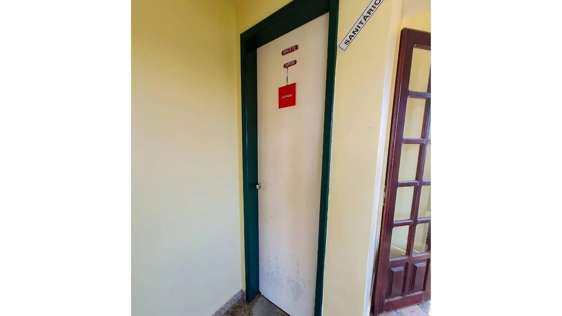 Paraíso em Cabo Frio - Duplex Beira Mar com Piscina, Em frente a Praia do Peró - Cabo Frio, com AR, SmartTv, Wi-fi, Roupa de Cama e banho, Portaria 24 horas, Estacionamento, Completo 0*,